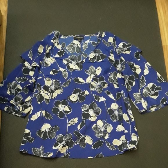 Lane Bryant Ruffle Sleeve Floral Blouse Sz 18/20 - Picture 2 of 6